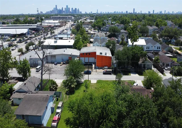 3rd image of 1209 E 27Th St, Houston, TX 77009 | MLS# 2141763