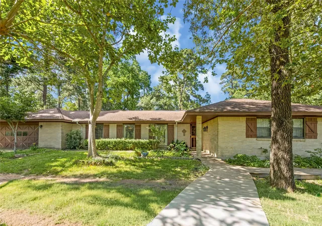 Photo 2 of Single family home for sale at 2342 Apache Dr, Montgomery, TX 77316 | MLS# 19035149 | Listing updated on 2026-07-15