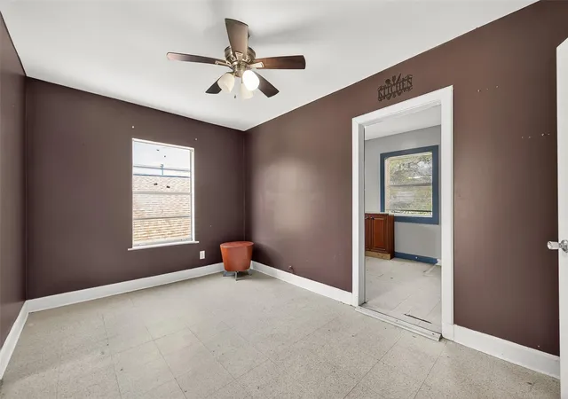 Listing Photo 5 - Condo for sale in building located at 7109 Myrtle St, Houston, TX 77087