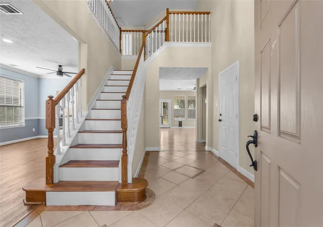 Photo 3 of Single family home for sale at 2212 Palm Lagoon Dr, League City, TX 77573 | MLS# 10510413 | Listing updated on 2026-09-19