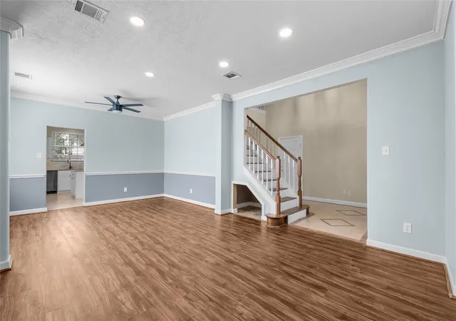 Photo 4 of Single family home for sale at 2212 Palm Lagoon Dr, League City, TX 77573 | MLS# 10510413 | Listing updated on 2026-09-19