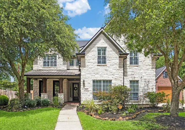 Photo 2 of Sale Pending at 14107 Hunters Lake Way Ct, Houston, TX 77044 | MLS# 64291863 | Listing updated on 2026-08-28