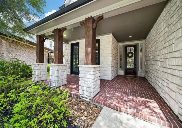 Photo 3 of Sale Pending at 14107 Hunters Lake Way Ct, Houston, TX 77044 | MLS# 64291863 | Listing updated on 2026-08-28