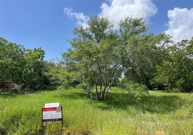Homes for sale in Freeport, TX | 615 W 5th St, Freeport, TX 77541 | MLS# 92436463