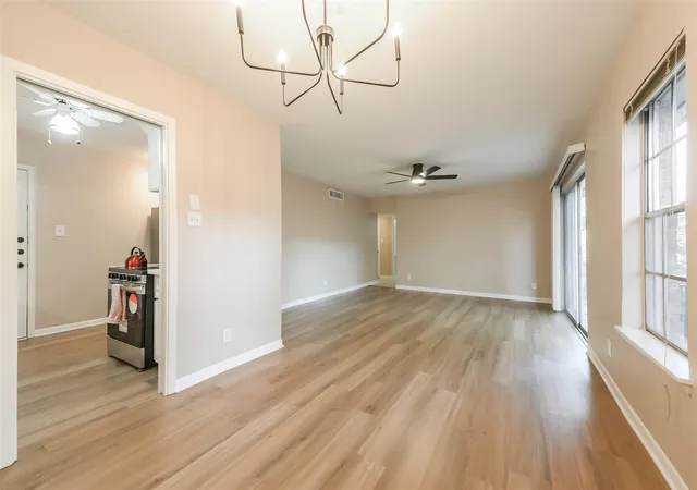2nd image of 2824 Briarhurst Dr #24, Houston, TX 77057 | MLS# 44959292