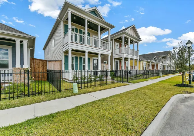 2nd image of 2511 S Houston Ave, Pearland, TX 77581 | MLS# 23325407