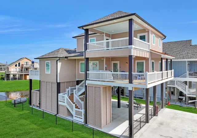 Photo 3 of Single family home for sale at 1983 Royalville Ct, Crystal Beach, TX 77650 | MLS# 49255928 | Listing updated on 2026-08-17