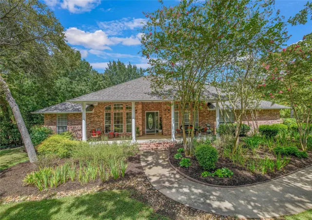 3rd image of 1625 Harpers Ferry Rd, College Station, TX 77845 | MLS# 7589413