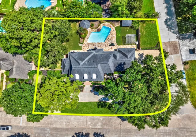 Photo 2 of Single family home for sale at 16014 Champion Dr, Spring, TX 77379 | MLS# 7252156 | Listing updated on 2026-09-21