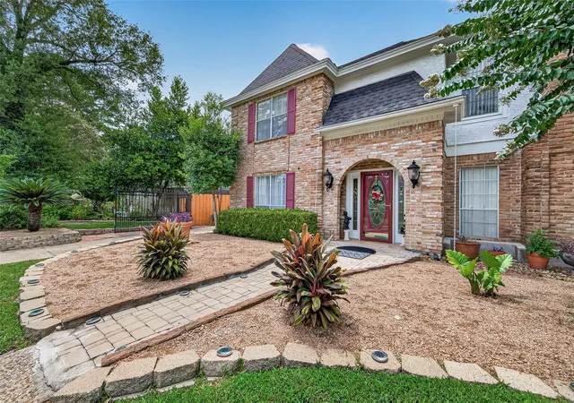 Photo 3 of Sale Pending at 1914 Wagon Gap Trl, Houston, TX 77090 | MLS# 5825629 | Listing updated on 2026-08-29