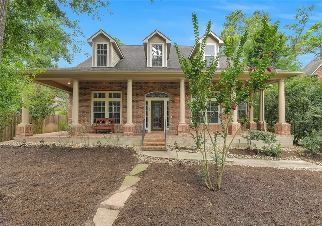 Photo 3 of Single family home for sale at 7 Larkspur Trl, Spring, TX 77382 | MLS# 43895777 | Listing updated on 2026-09-05