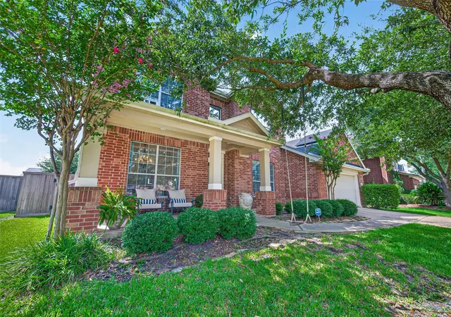 Photo 2 of Sale Pending at 9634 Empress Xing Dr, Spring, TX 77379 | MLS# 60808050 | Listing updated on 2026-09-18