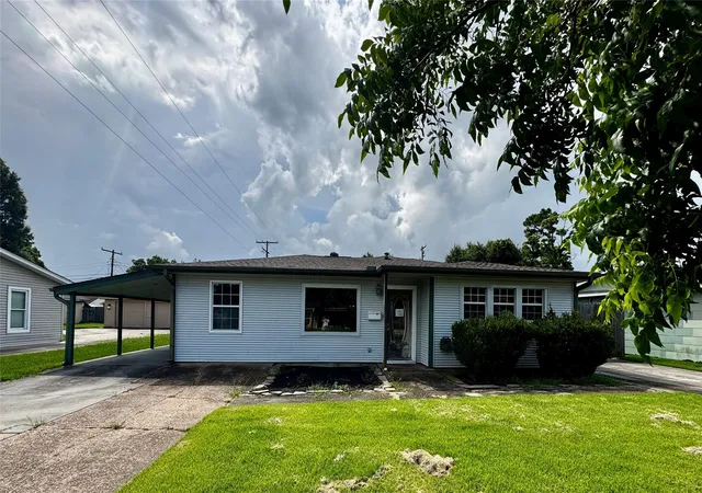 Homes for sale in Port Neches, TX | 2301 7th St, Port Neches, TX 77651 | MLS# 34763289