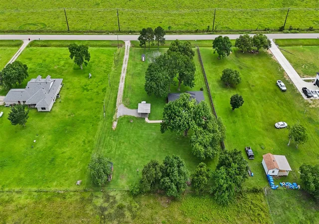 Homes for sale in Rosharon, TX | 4911 Brister Pkwy, Rosharon, TX 77583 | MLS# 9108452