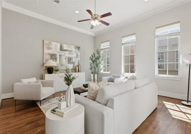 Photo 2 of Sale Pending at 1348 W 25th St, Houston, TX 77008 | MLS# 37998948 | Listing updated on 2026-09-17