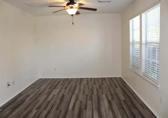 5th image of 11955 Chanteloup Dr, Houston, TX 77047 | MLS# 62363033