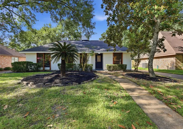 Photo 1 of Single family home for sale at 3714 Hvn Pines Dr, Kingwood, TX 77345 | MLS# 53490527 | Listing updated on 2026-08-21