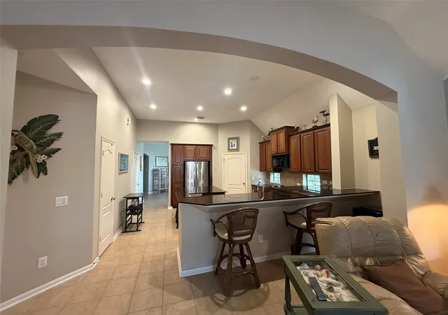 Photo 4 of Townhouse for sale at 2415 Clippers Sq, Houston, TX 77058 | MLS# 64233869 | Listing updated on 2026-09-15