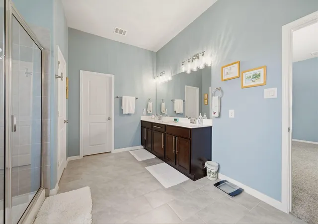 Photo 4 of Single family home for sale at 717 Wormwood Dr, League City, TX 77573 | MLS# 65162628 | Listing updated on 2026-06-13