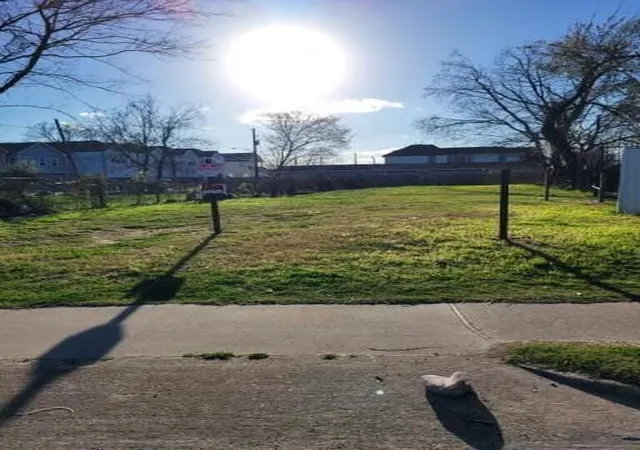 Land for sale at 8013 N Main St, Houston, TX 77022 | MLS# 65831554