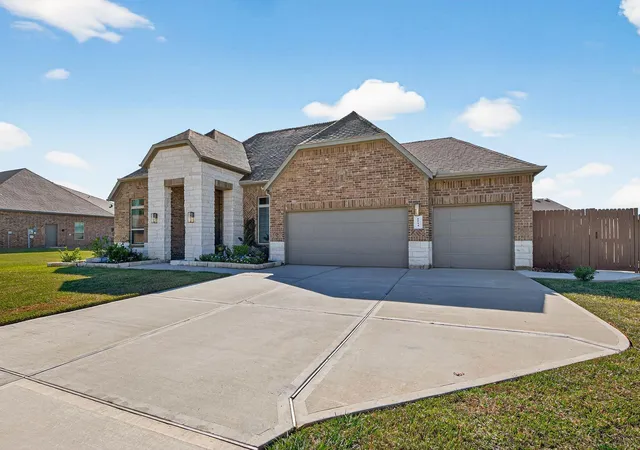 Photo 1 of Single family home for sale at 6014 Henry Hamlet Dr, Conroe, TX 77304 | MLS# 35791508 | Listing updated on 2026-09-19