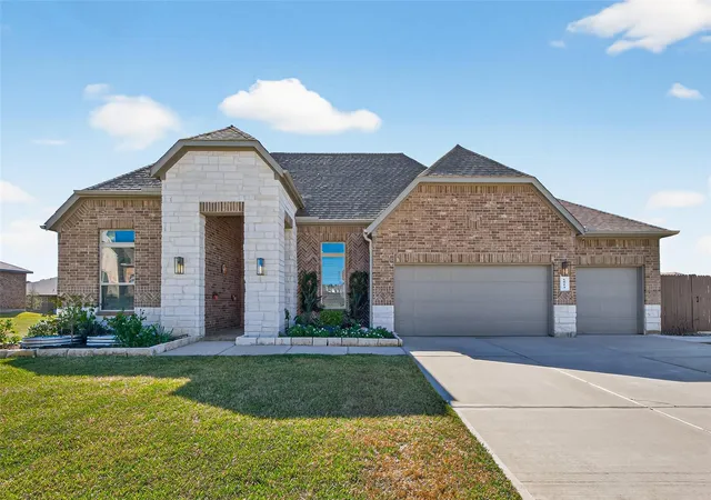 Photo 2 of Single family home for sale at 6014 Henry Hamlet Dr, Conroe, TX 77304 | MLS# 35791508 | Listing updated on 2026-09-19