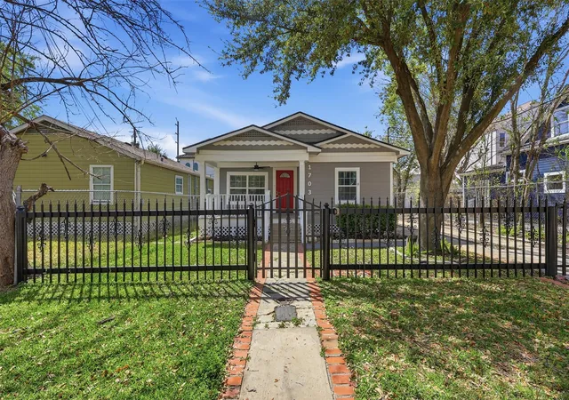 3rd image of 1703 Ovid St, Houston, TX 77007 | MLS# 98496832