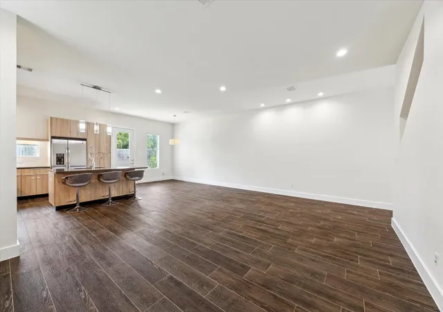 5th image of 2220 Cortijo Pl, Houston, TX 77091 | MLS# 51369405