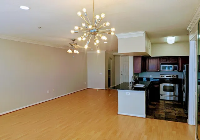 2nd image of 7575 Kirby Dr #2416, Houston, TX 77030 | MLS# 36714721