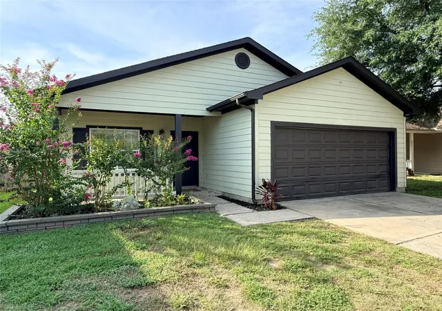 Photo 2 of Sale Pending at 10023 Date Meadow Ln, Tomball, TX 77375 | MLS# 58857020 | Listing updated on 2026-10-10