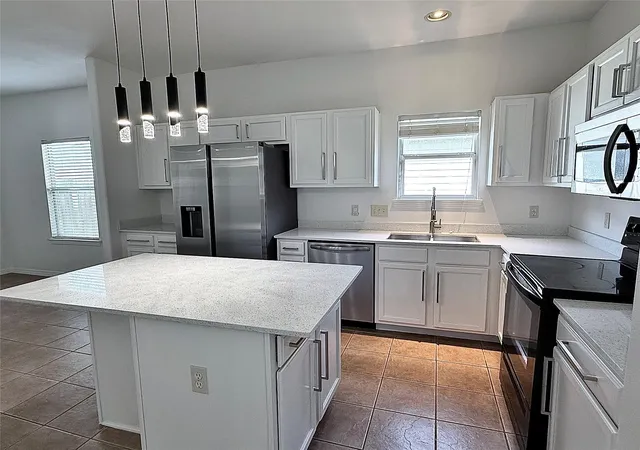 Photo 3 of Sale Pending at 10023 Date Meadow Ln, Tomball, TX 77375 | MLS# 58857020 | Listing updated on 2026-10-10