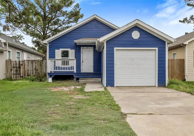 Photo 2 of Single family home for sale at 11938 Greenglen Dr, Houston, TX 77044 | MLS# 3908816 | Listing updated on 2026-07-25