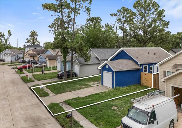 Photo 4 of Single family home for sale at 11938 Greenglen Dr, Houston, TX 77044 | MLS# 3908816 | Listing updated on 2026-07-25