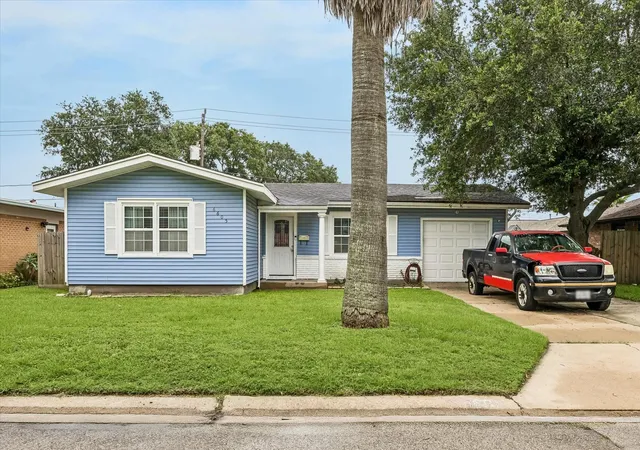 Single family home for sale at 6605 Fairway Dr, Galveston, TX 77551 | MLS# 36844145