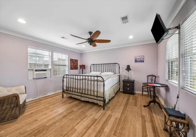 Photo 3 of Single family home for sale at 6605 Fairway Dr, Galveston, TX 77551 | MLS# 36844145 | Listing updated on 2026-09-19