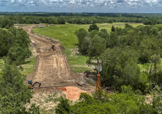1st image of 4 Hillwood Lane, Brenham, TX 77833 | MLS# 95699426