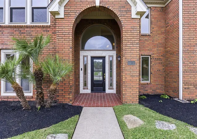 Photo 2 of Single family home for sale at 2312 Pebble Beach Dr, League City, TX 77573 | MLS# 26494436 | Listing updated on 2026-09-13