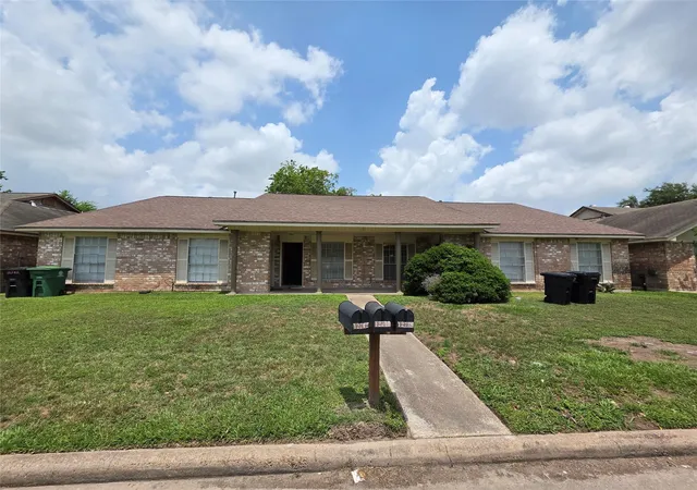 1st image of 12738 Shannon Hills Dr, Houston, TX 77099 | MLS# 98886955
