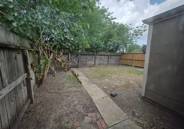 29th image of 12738 Shannon Hills Dr, Houston, TX 77099 | MLS# 98886955