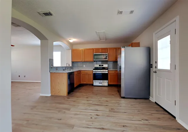 Photo 3 of Sale Pending at 17423 Wigeon Way Dr, Humble, TX 77396 | MLS# 81290982 | Listing updated on 2026-09-16