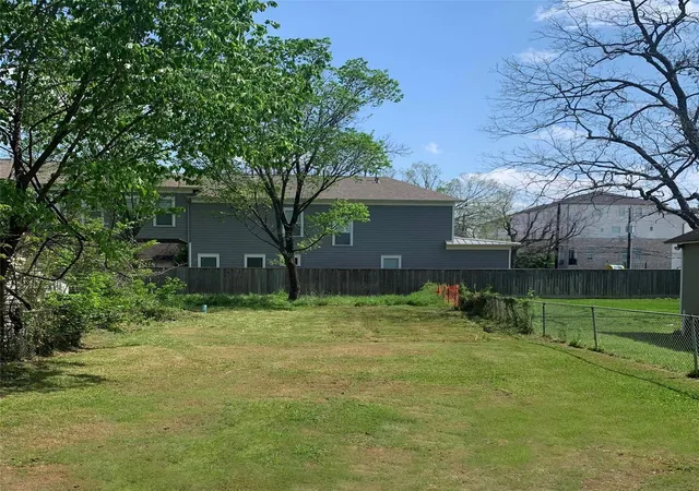Photo 2 of Land for sale at 3 Bace Ct, Houston, TX 77007 | MLS# 36241557 | Listing updated on 2026-06-09
