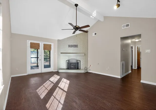 Photo 3 of Single family home for sale at 10 Greenbud Ct, Spring, TX 77380 | MLS# 14408285 | Listing updated on 2026-08-01
