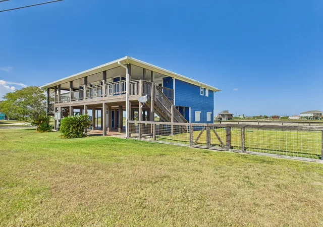 1st image of 162 Sailfish Dr, Rockport, TX 78382 | MLS# 52990801