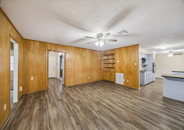 Photo 4 of Sale Pending at 2717 Wisdom Dr, Deer Park, TX 77536 | MLS# 60544024 | Listing updated on 2026-09-16