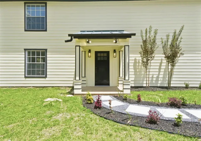 2nd image of 410 Oak Knoll Rd, Cleveland, TX 77328 | MLS# 50826920