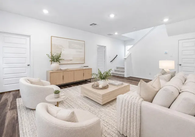 Photo 3 of Single family home for sale at 14975 Eagle Feather Dr, Houston, TX 77090 | MLS# 77843344 | Listing updated on 2026-09-18
