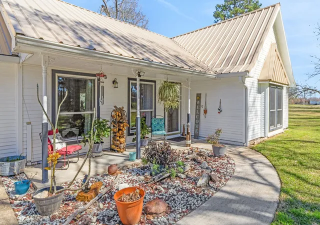 Photo 4 of Single family home for sale at 144 Thornton, Trinity, TX 75862 | MLS# 14888671 | Listing updated on 2026-08-27