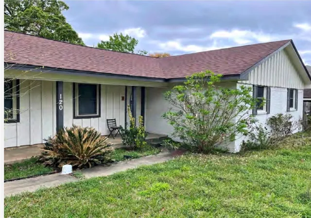 Photo 2 of Single family home for sale at 120 Parkgate St, Conroe, TX 77304 | MLS# 47338347 | Listing updated on 2026-09-17