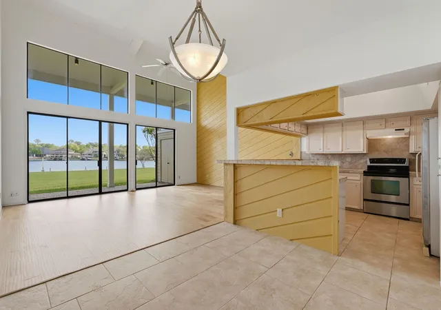 4th image of 134 April Point Dr S, Montgomery, TX 77356 | MLS# 91461138
