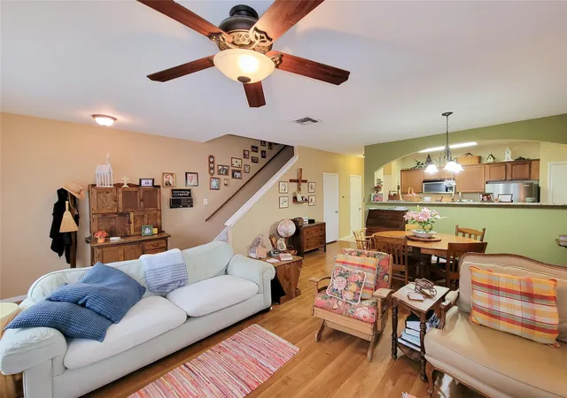 Listing Photo 4 - Condo for sale in building located at 3032 Holly Hall St, Houston, TX 77054 - Unit #3032